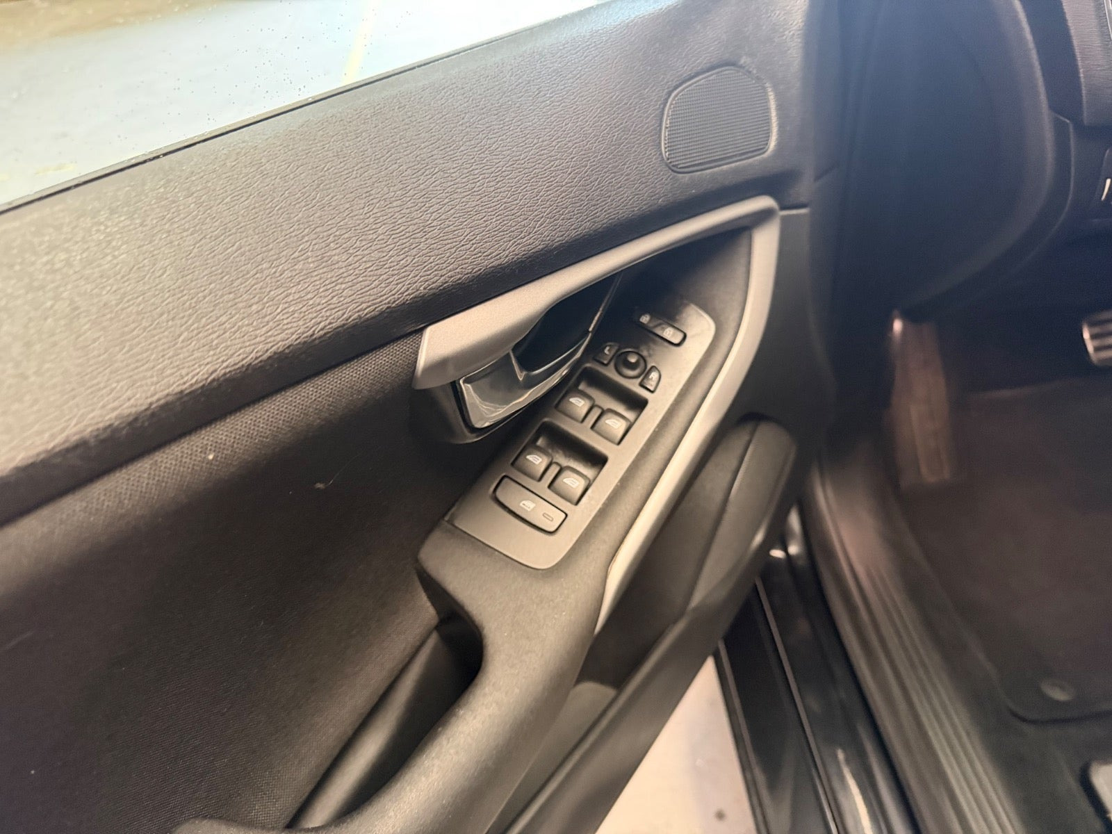 Sort Volvo V40 fra 2015