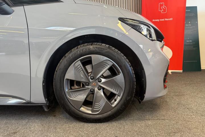 Grå Cupra Born fra 2024