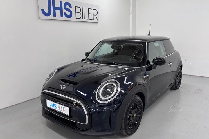 Sort Mini Cooper SE fra 2023 set udefra