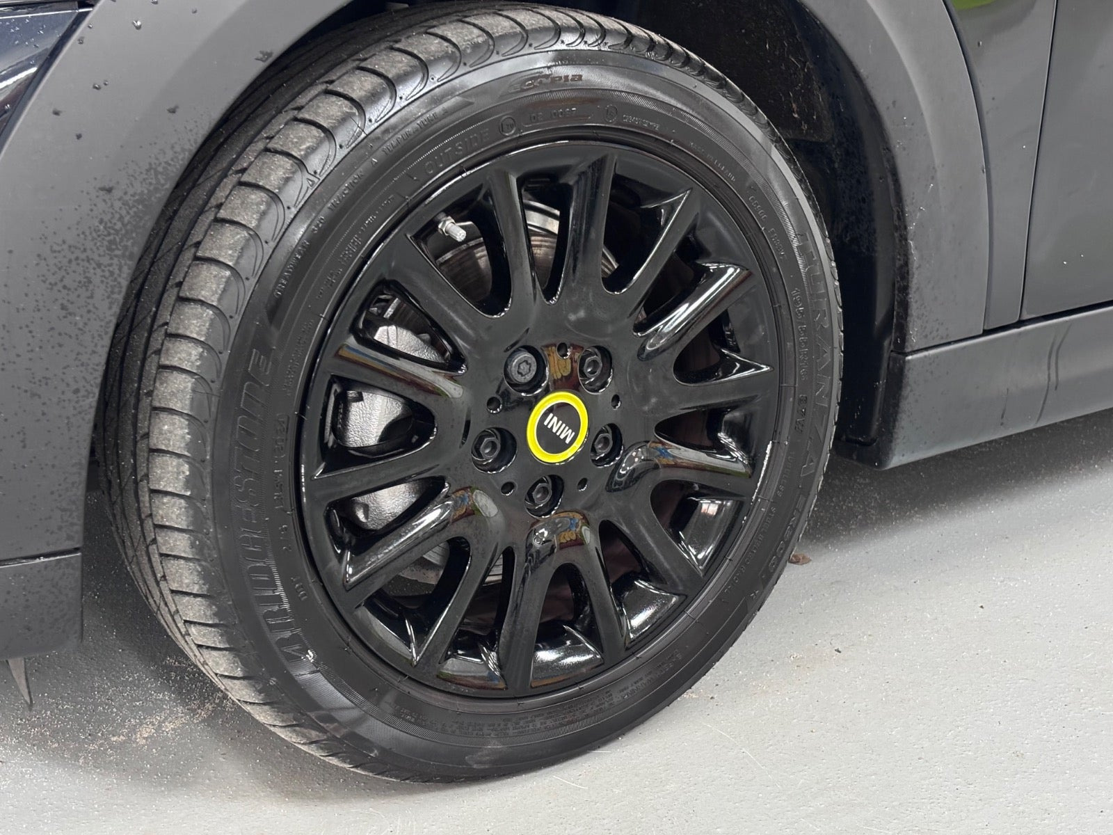 Sort Mini Cooper SE fra 2023