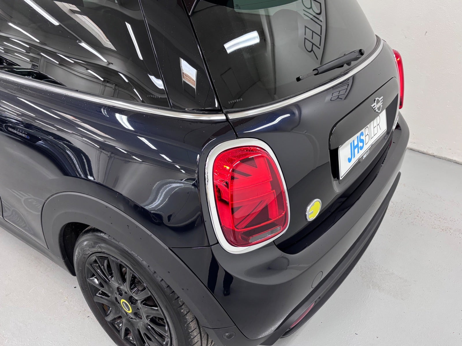 Sort Mini Cooper SE fra 2023