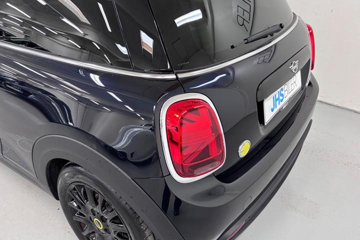 Sort Mini Cooper SE fra 2023