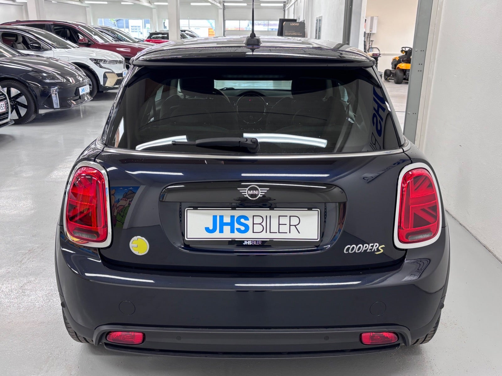 Sort Mini Cooper SE fra 2023
