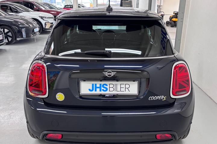 Sort Mini Cooper SE fra 2023