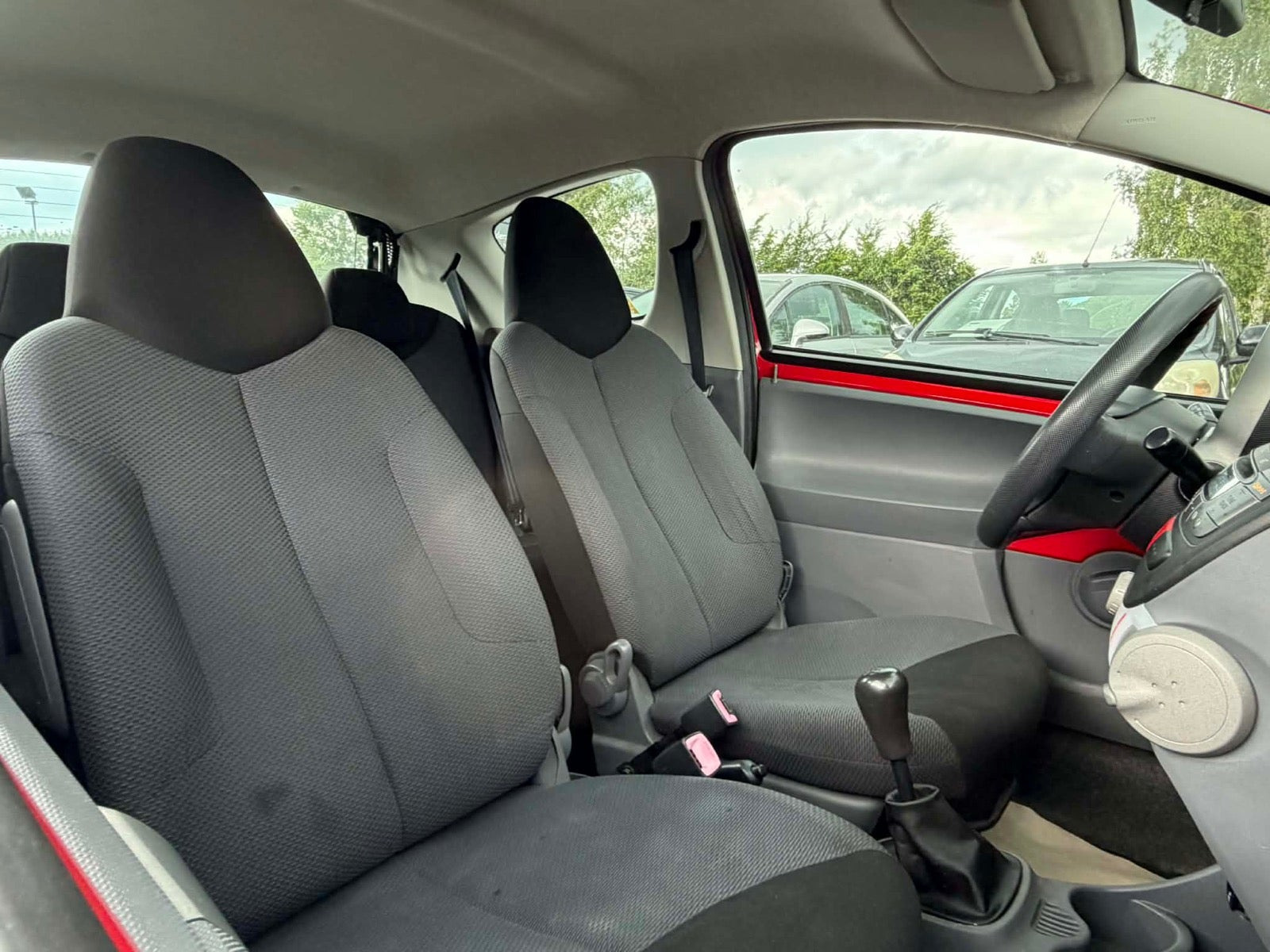 Rød Toyota Aygo fra 2006