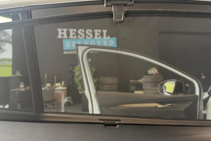 Hvid Skoda Enyaq fra 2023