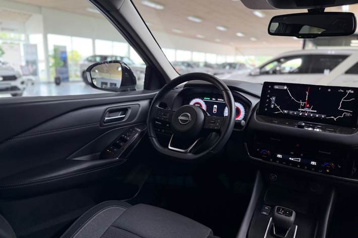 Hvid Nissan Qashqai fra 2023