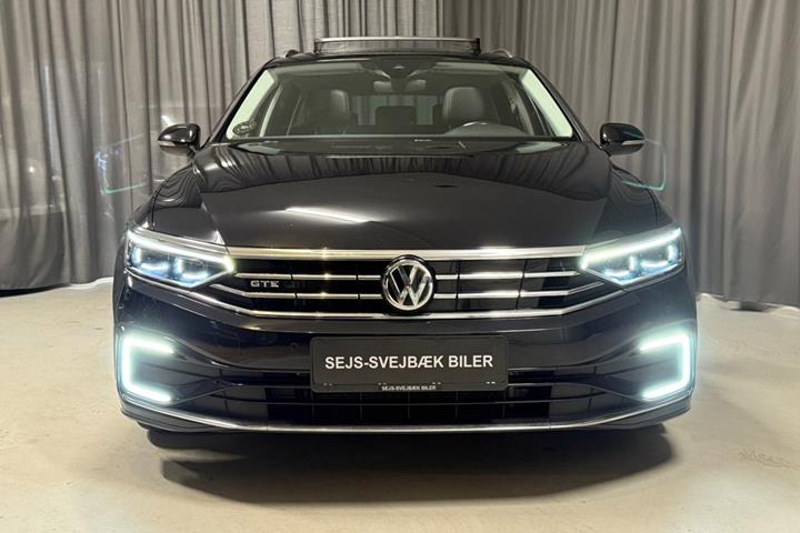 Sort VW Passat fra 2020