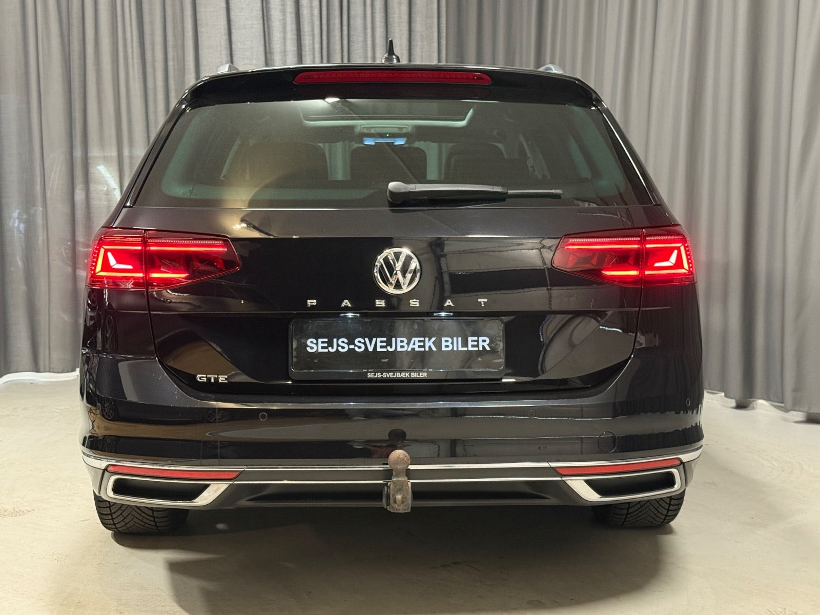 Sort VW Passat fra 2020