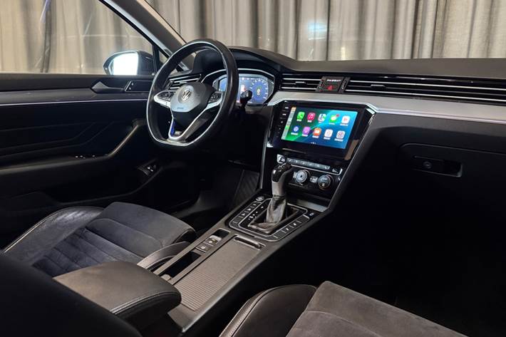 Sort VW Passat fra 2020