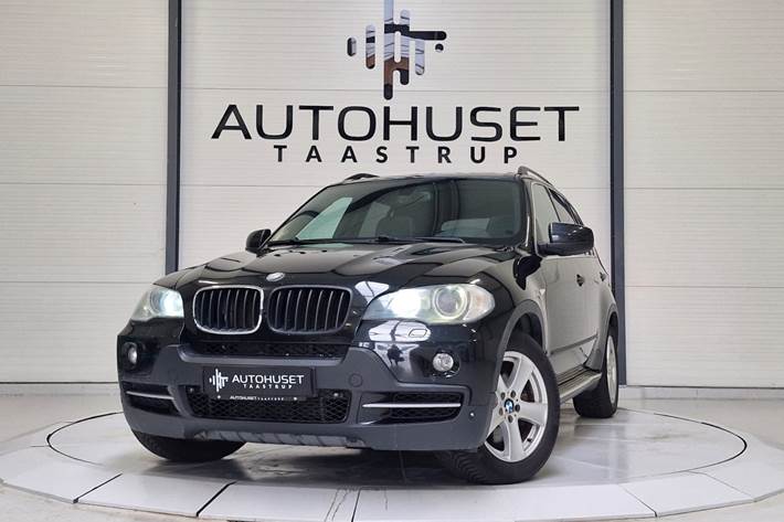 Sort BMW X5 fra 2008 set udefra