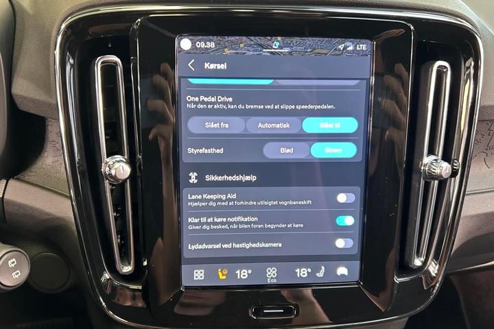 Hvid Volvo XC40 fra 2024