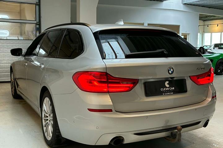 Sølv BMW 530i fra 2018