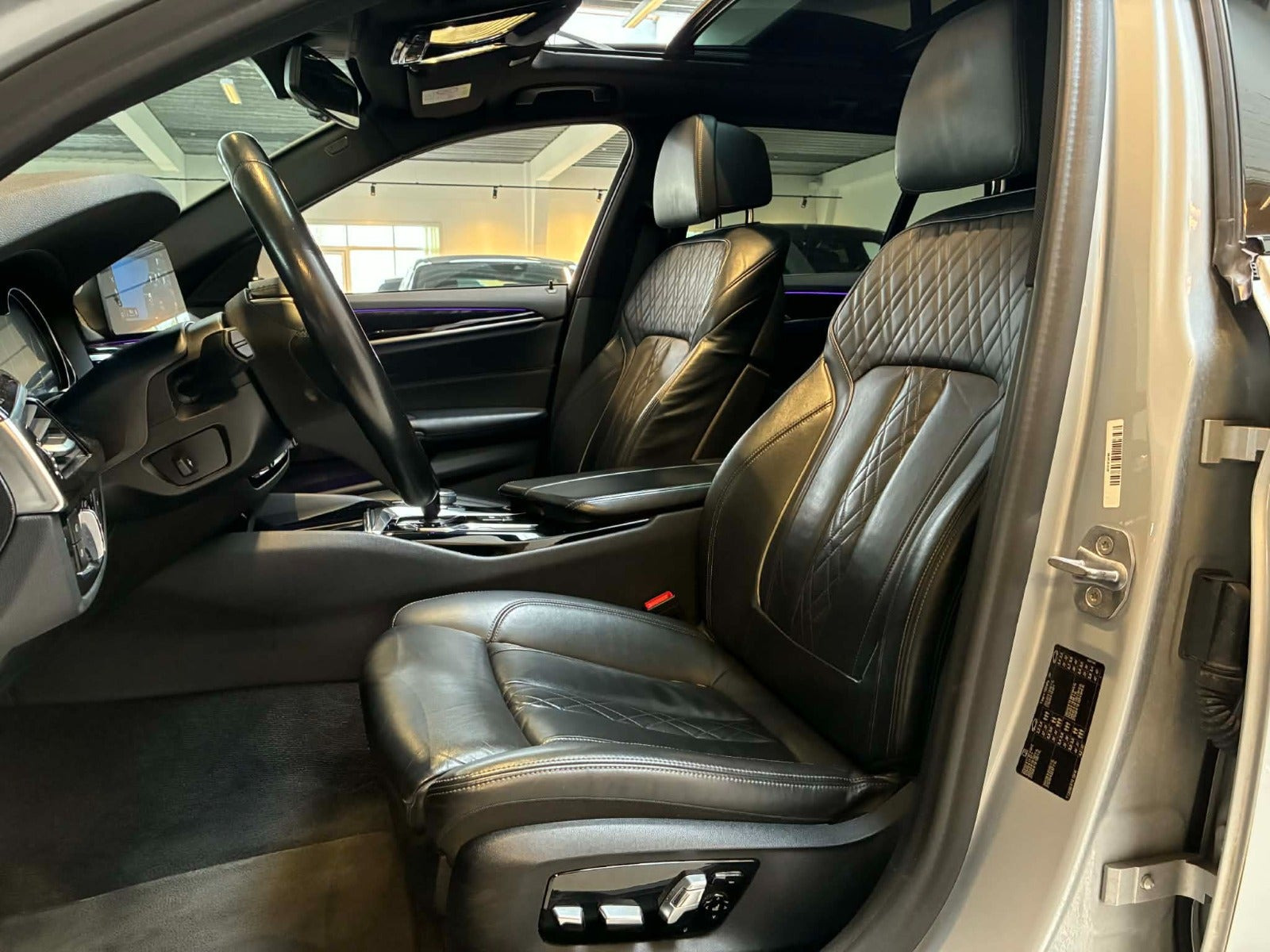 Sølv BMW 530i fra 2018
