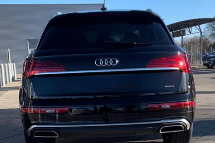 Sort Audi Q5 fra 2022
