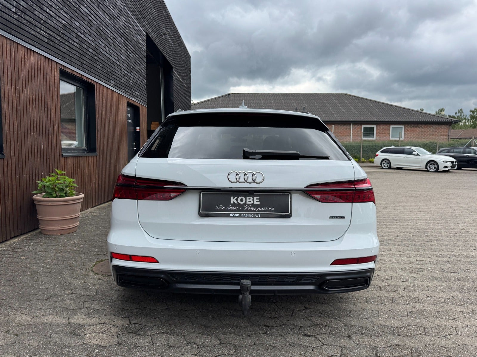 Hvid Audi A6 fra 2021
