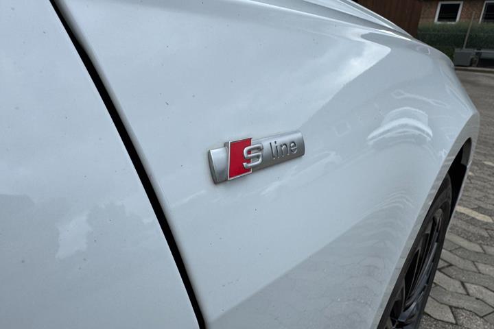Hvid Audi A6 fra 2021