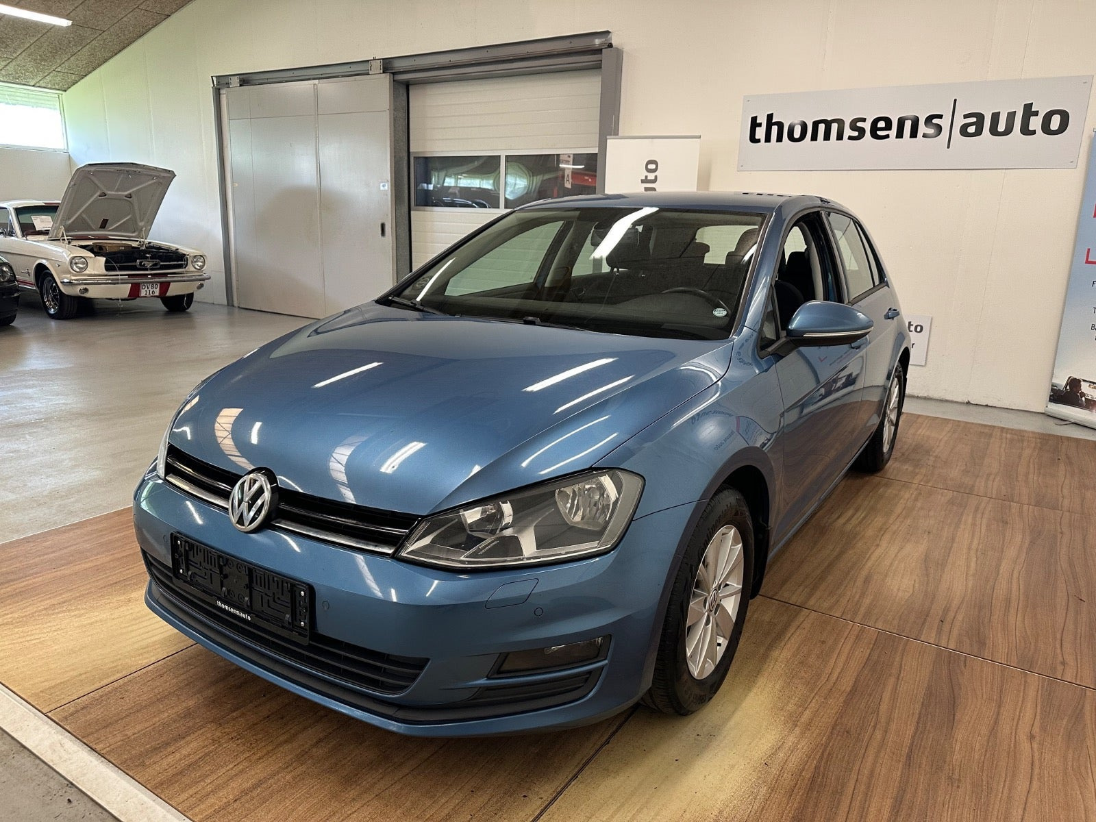 Blå VW Golf VII fra 2015