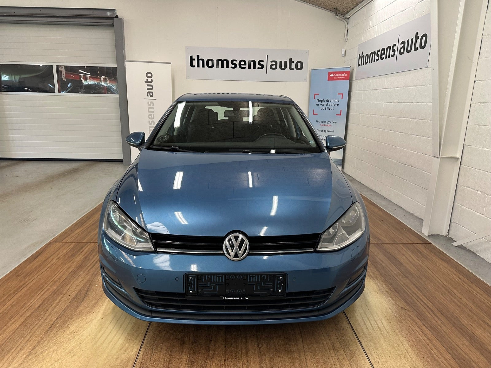 Blå VW Golf VII fra 2015