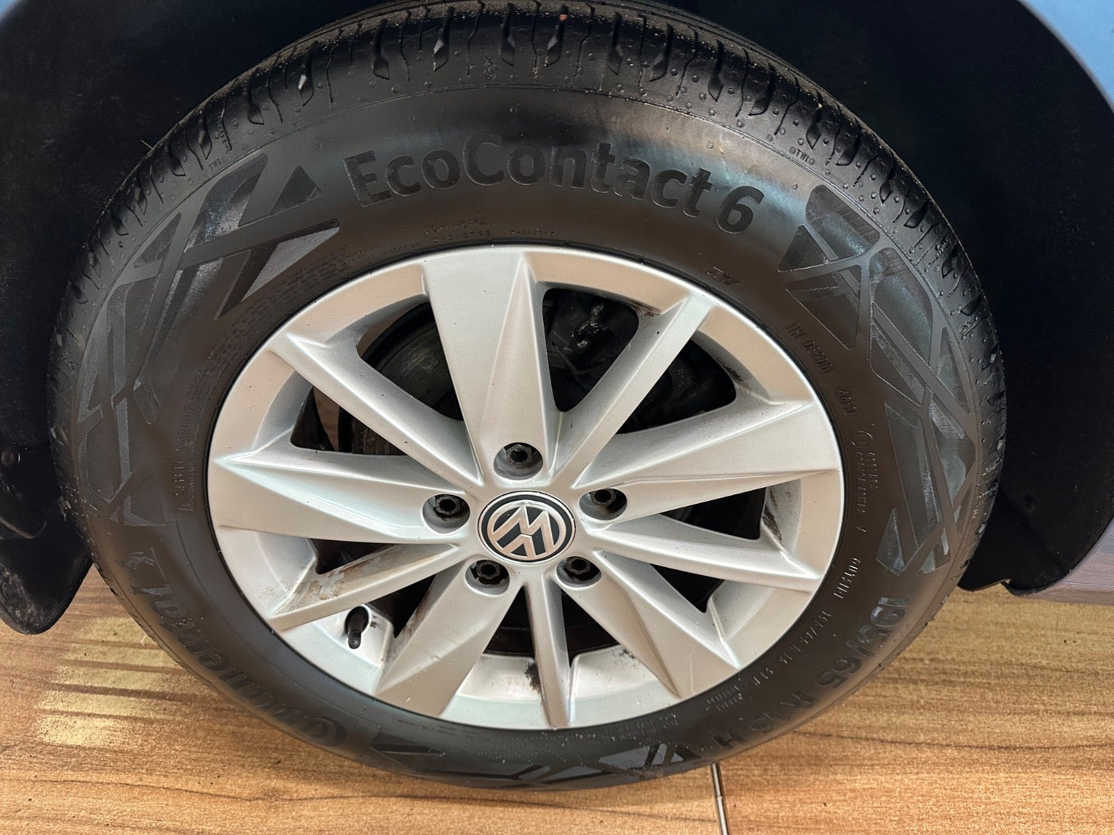 Blå VW Golf VII fra 2015
