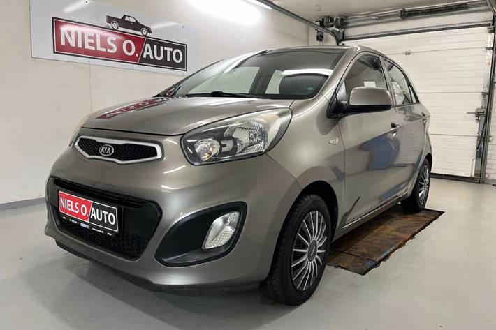 Grå Kia Picanto fra 2012