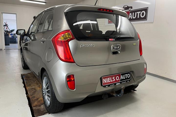 Grå Kia Picanto fra 2012