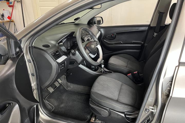 Grå Kia Picanto fra 2012