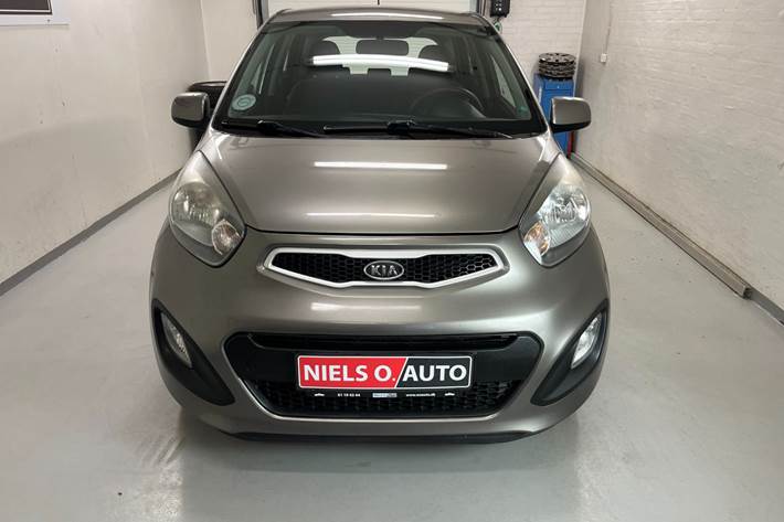 Grå Kia Picanto fra 2012