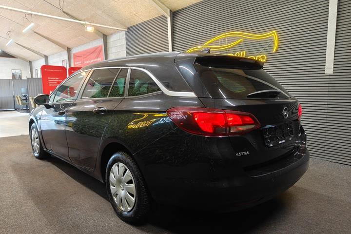 undefined Opel Astra fra 2017