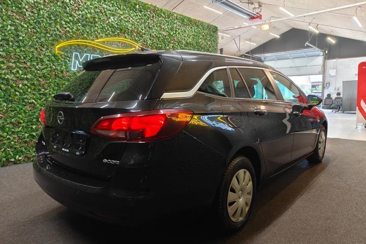 undefined Opel Astra fra 2017