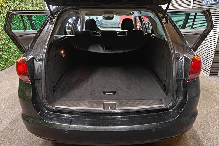 undefined Opel Astra fra 2017