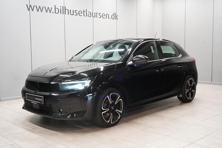 Sort Opel Corsa fra 2024 set udefra