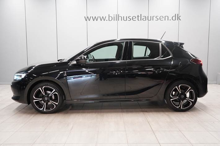 Sort Opel Corsa fra 2024