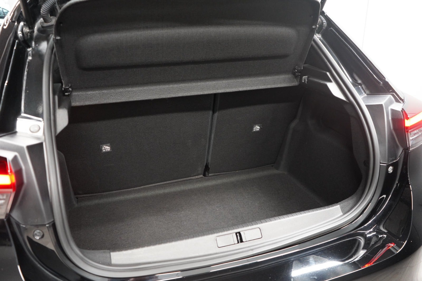 Sort Opel Corsa fra 2024