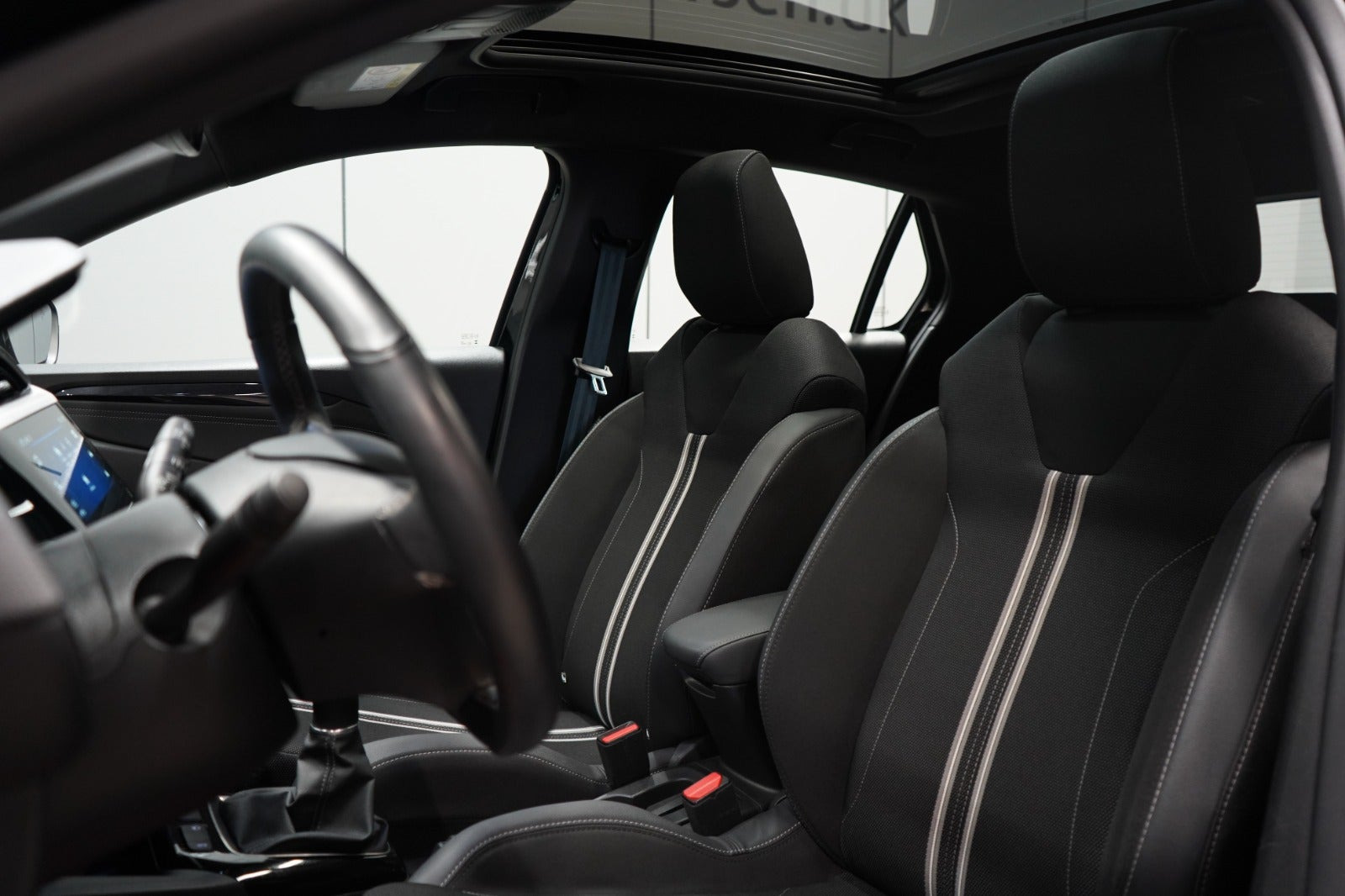 Sort Opel Corsa fra 2024