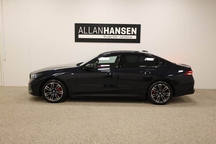 Sort BMW i5 fra 2024