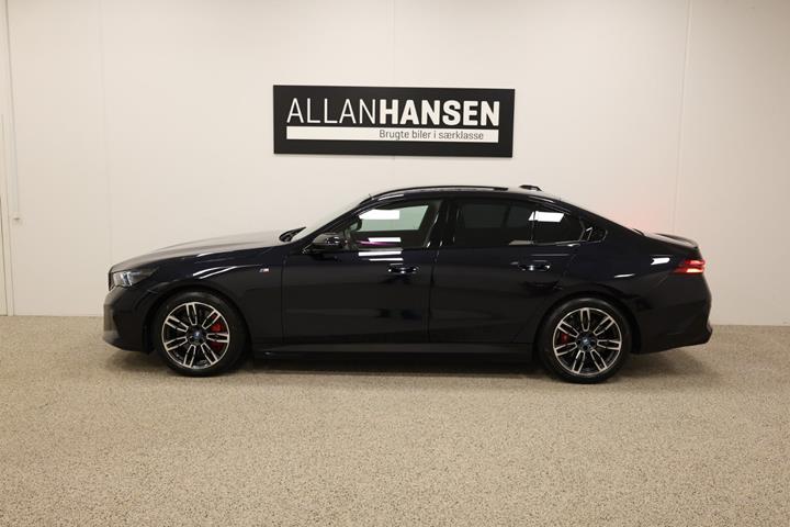Sort BMW i5 fra 2024