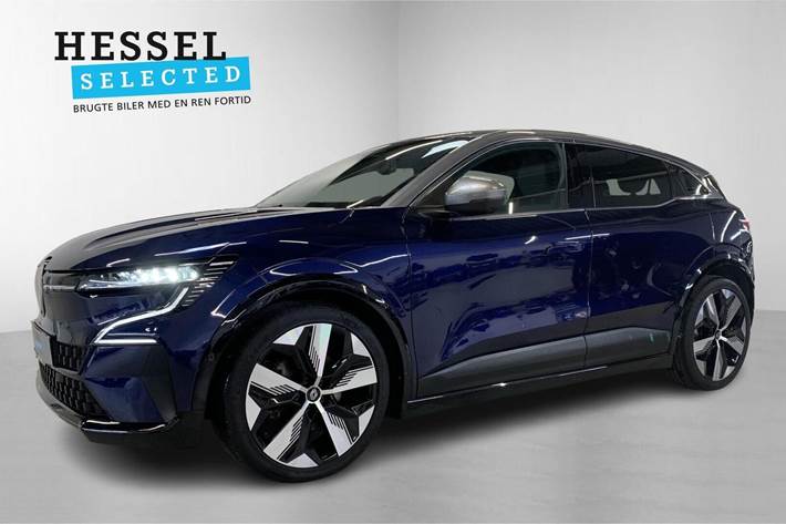 Blå Renault Megane E-Tech fra 2023 set udefra