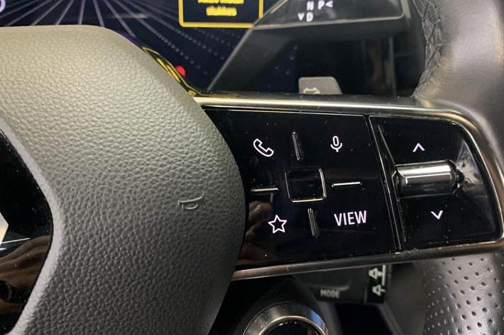 Blå Renault Megane E-Tech fra 2023