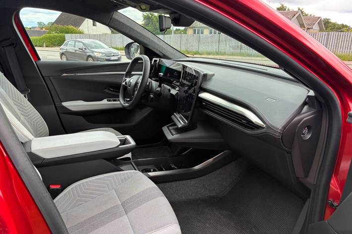 Rød Renault Scenic E-Tech fra 2024