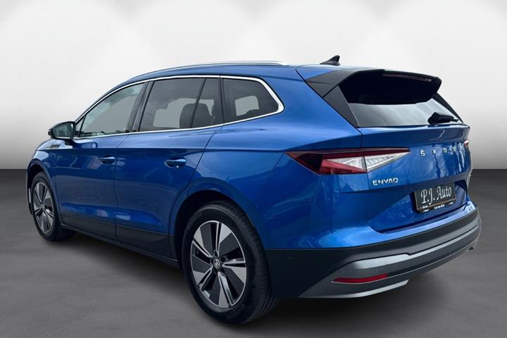 Blå Skoda Enyaq fra 2022