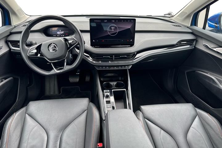 Blå Skoda Enyaq fra 2022