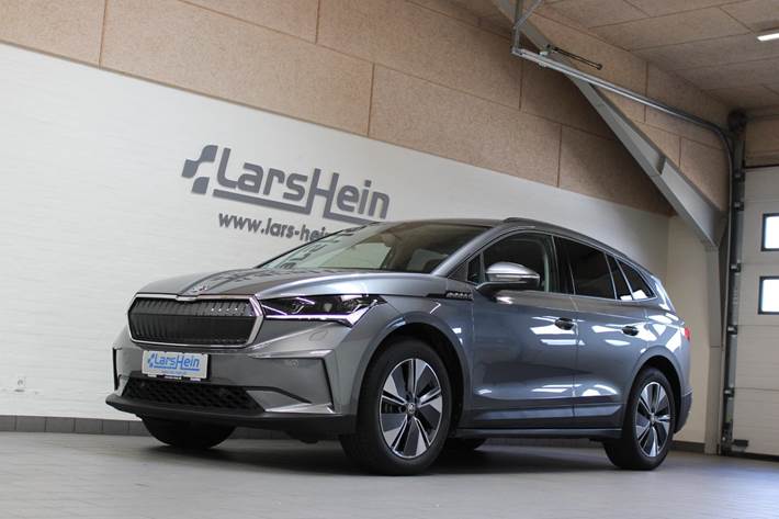 Grå Skoda Enyaq fra 2024
