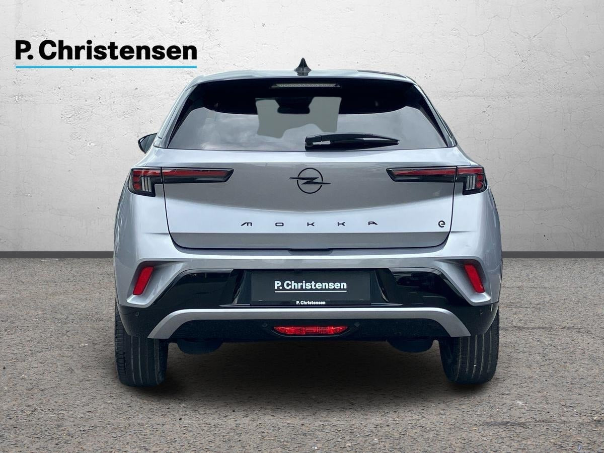 Grå Opel Mokka-e fra 2025