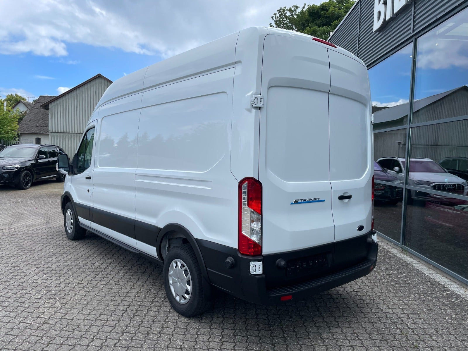 Hvid Ford E-Transit 350 L3 Van fra 2024