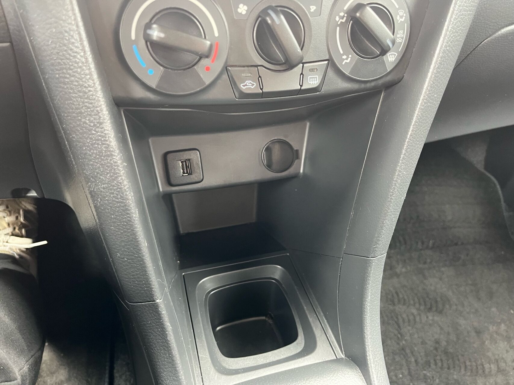Rød Suzuki Swift fra 2014