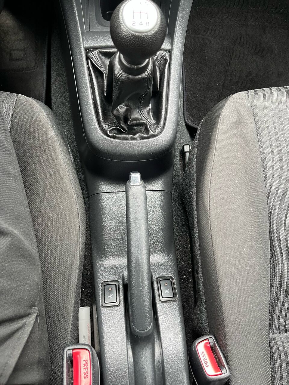 Rød Suzuki Swift fra 2014