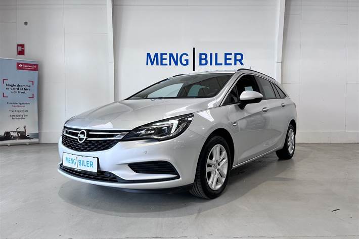 Sølv Opel Astra fra 2019 set udefra