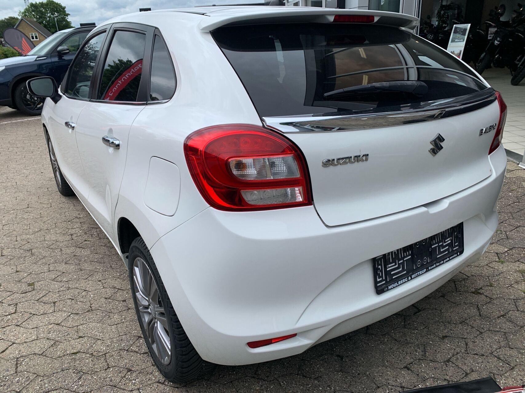 Hvid Suzuki Baleno fra 2018
