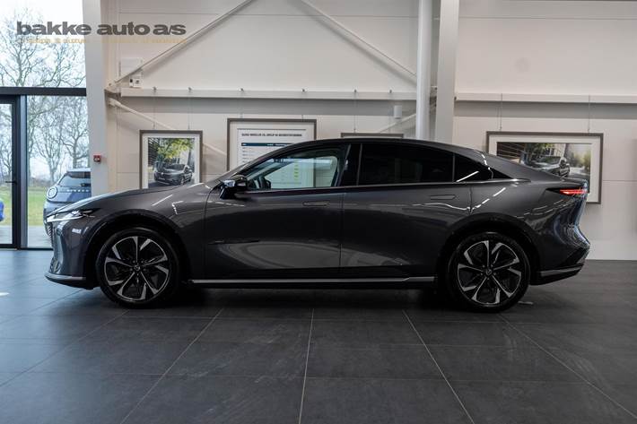 Grå Mazda 6e fra 2026